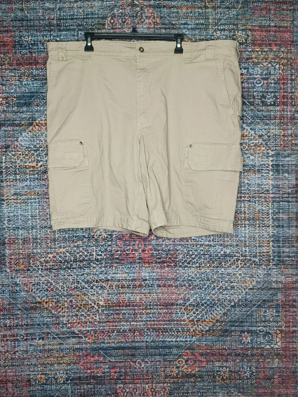 Duluth mens solid beige Relaxed Flex Fire Hose cargo work shorts 48 EUC